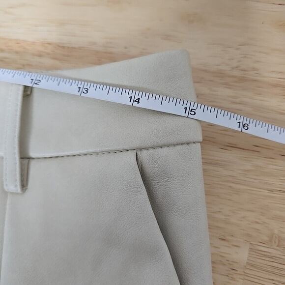 NWT 7‎ For All Mankind Camel Tan Vegan Leather Shorts Size Large Neutral Minimal - Picture 5 of 12